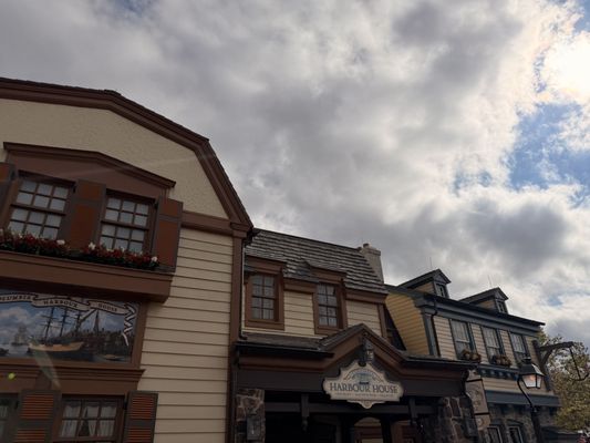 Columbia Harbour House by null