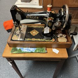Yvonne Marie's Antique Mall - Antique sewing machine