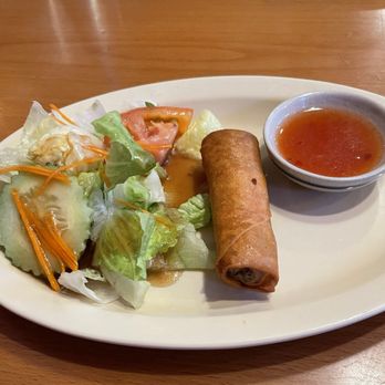 Bangkok Garden - Crispy veg eggroll & salad comes w/ lunch. - Thai Near Me - Williamsburg, Virginia Bangkok Garden - Crispy veg eggroll & salad comes w/ lunch. - Thai Near Me - Williamsburg, Virginia