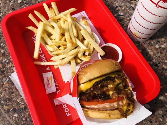 In-N-Out Burger by null