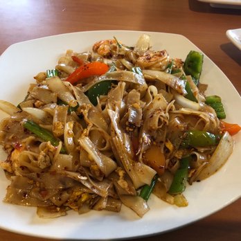 Royal Thai - Drunken noodle - Thai Near Me - Enterprise, Alabama