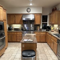Venezia Cabinet & Furniture Finishing