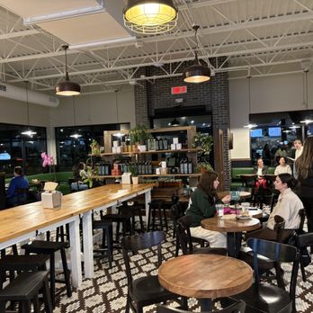 Doro Marketplace - Dining area - Bakeries Near Me - Windsor Locks, Connecticut