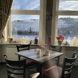 Der Windbeutel-König - Tables with views