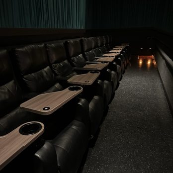 CINEMARK CENTURY OAKRIDGE 20 XD AND SCREENX - Updated December 2024