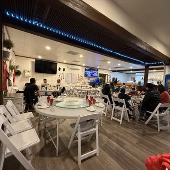 Taiwan Bistro - Mostly empty maybe everyone new many dishes sold out - Taiwanese Near Me - Phoenix, Arizona Taiwan Bistro - Mostly empty maybe everyone new many dishes sold out - Taiwanese Near Me - Phoenix, Arizona