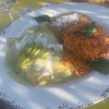 Lola's Mexican Cuisine - Enchiladas Suizas - Mexican Near Me - Long Beach, California Lola's Mexican Cuisine - Enchiladas Suizas - Mexican Near Me - Long Beach, California