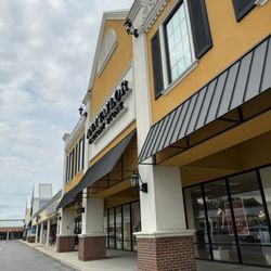 Ann Taylor Factory Store - Thirty minute power shopping