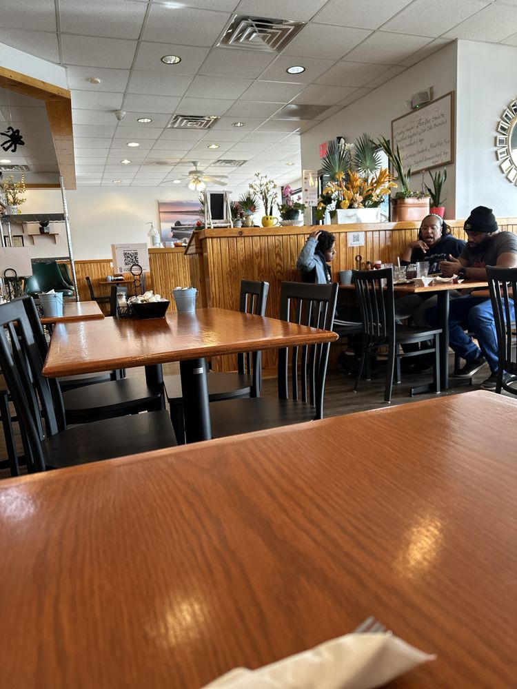 Grand Day Cafe
