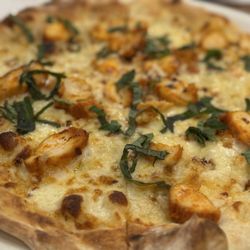 Garlic Fire Chicken Pizza