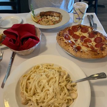 Mama Mia's - Salmon Risotto pepperoni pizza and fettuccine alfredo - Italian Near Me - Gilroy, California Mama Mia's - Salmon Risotto pepperoni pizza and fettuccine alfredo - Italian Near Me - Gilroy, California