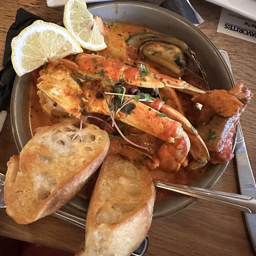 Castaway's Seafood Grille - Cioppino - Seafood Near Me - Long Beach, Washington