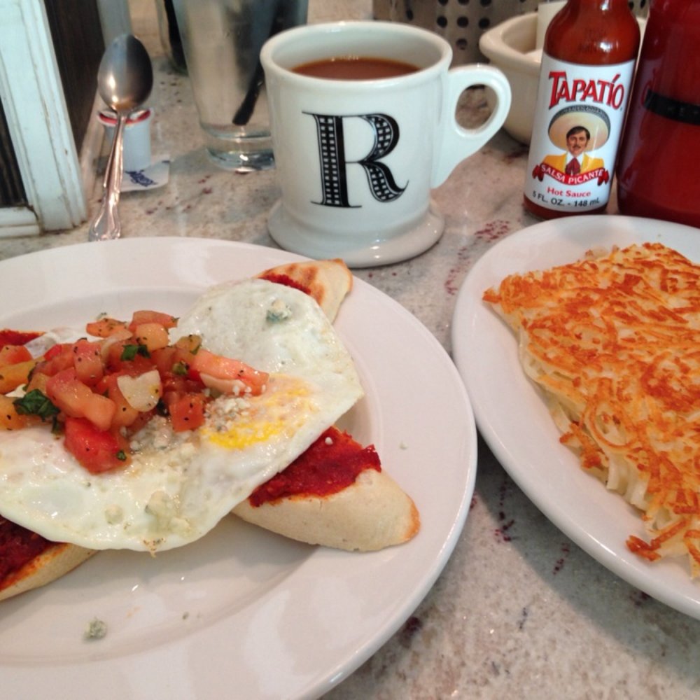 Rialto rancheros: baguette with sundried tomato spread, fried eggs, and all the yummy goodness you could want! Delish Rialto rancheros: baguette with sundried tomato spread, fried eggs, and all the yummy goodness you could want! Delish