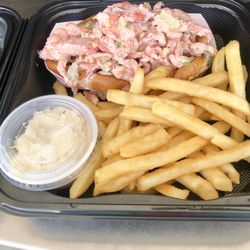 Mama's - Lobster Roll with fries and Cole slaw 2024