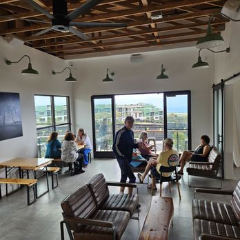 Mahalo Aleworks - Upstairs - Brewpubs Near Me - Makawao, Hawaii Mahalo Aleworks - Upstairs - Brewpubs Near Me - Makawao, Hawaii