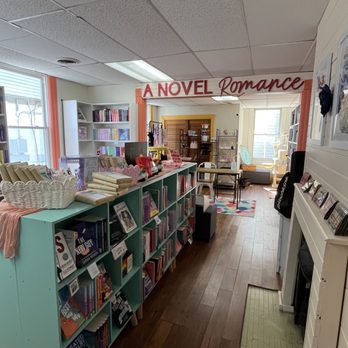 A Novel Romance - Bookstores Near Me - Louisville, Kentucky A Novel Romance - Bookstores Near Me - Louisville, Kentucky