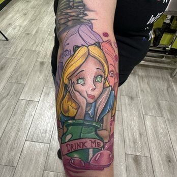 Robot Atomico Tattoo - Alice in Wonderland by Craig Tidwell - Tattoo Near Me - Riverside, California Robot Atomico Tattoo - Alice in Wonderland by Craig Tidwell - Tattoo Near Me - Riverside, California