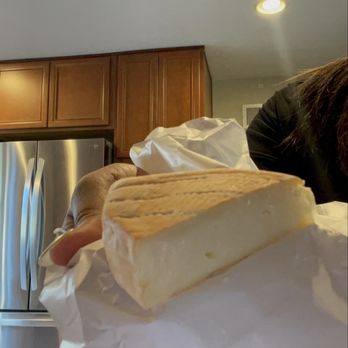 Cheese Cave - prèfèrè de nos montagnes (cow, france) - Beer, Wine & Spirits Near Me - Claremont, California