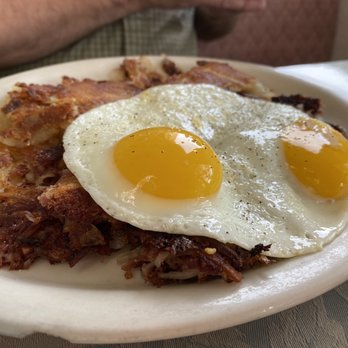 Georgie's Cafe - Corned beef hash - comes with toast, pancakes or biscuits and gravy , photo taken 8.13.20 - American Near Me - Cottonwood, Arizona Georgie's Cafe - Corned beef hash - comes with toast, pancakes or biscuits and gravy , photo taken 8.13.20 - American Near Me - Cottonwood, Arizona