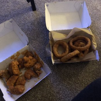 Buffalo Wild Wings - Small boneless wings & Beer-Battered Onion Rings - Side - American Near Me - Sterling Heights, Michigan