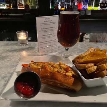 Stingray Lounge - Lobster roll with fries and beer - Seafood Near Me - Uptown Hoboken, New Jersey Stingray Lounge - Lobster roll with fries and beer - Seafood Near Me - Uptown Hoboken, New Jersey