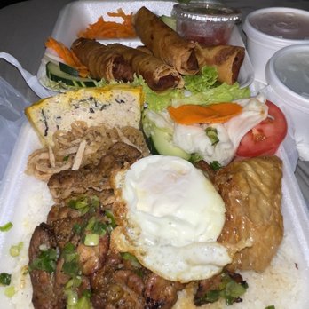 Que Huong Bistro - Broken rice plate (com tam) Vietnamese egg rolls Ig@ClutchCityChows - Vietnamese Near Me - Houston, Texas Que Huong Bistro - Broken rice plate (com tam) Vietnamese egg rolls Ig@ClutchCityChows - Vietnamese Near Me - Houston, Texas