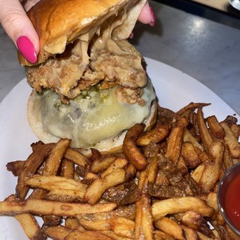 Neptune Oyster - Neptune Burger - Seafood Near Me - Boston, Massachusetts