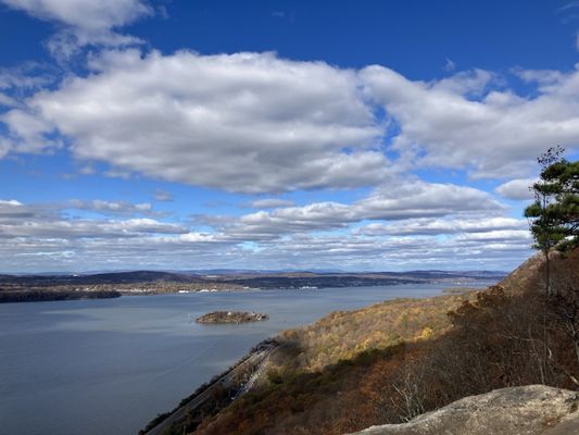 Breakneck Ridge by null