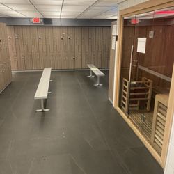 Life Health Fitness - Whitestone - Clean and spacious.