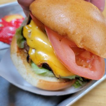 Gott's Roadside - Bacon Cheeseburger - Salad Near Me - Walnut Creek, California