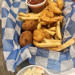 Shrimp Basket - Small fried shrimp basket.