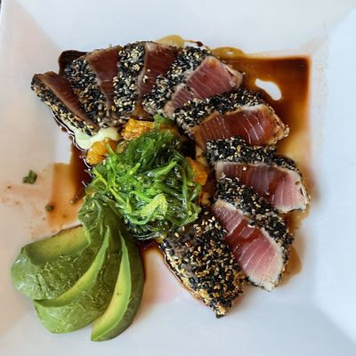 Lakehouse Grille by null