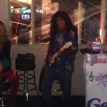 2121 Pub - Karaoke dj. - Sports Bars Near Me - Tacoma, Washington