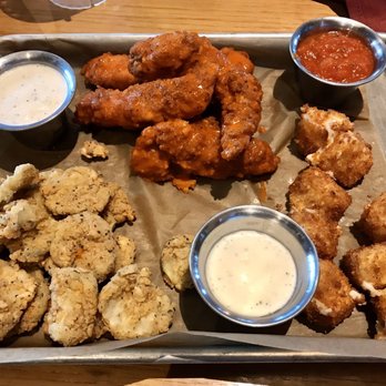Twin Peaks - Peaks sampler... - American Near Me - Corpus Christi, Texas Twin Peaks - Peaks sampler... - American Near Me - Corpus Christi, Texas