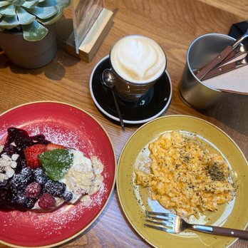 Zenith Brunch & Cocktails - The whole spread - Breakfast & Brunch Near Me - Lisbon, 11