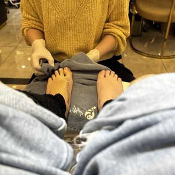 Hi5 Nails & Spa - Nail Salons Near Me - Mesa, Arizona