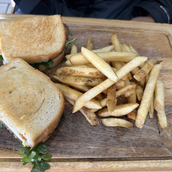 Dannys Corner Kitchen - Kids Grilled Cheese - Burgers Near Me - Tarzana, California Dannys Corner Kitchen - Kids Grilled Cheese - Burgers Near Me - Tarzana, California