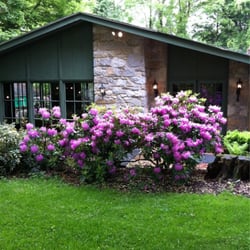 AllenBerry Resort - Front of carriage room