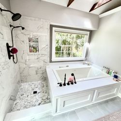 Charlie Angell - The House Doctor - Window lighting in the bathroom.