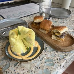 Sliders & a tuna wrap (happy hour versions) Sliders & a tuna wrap (happy hour versions)