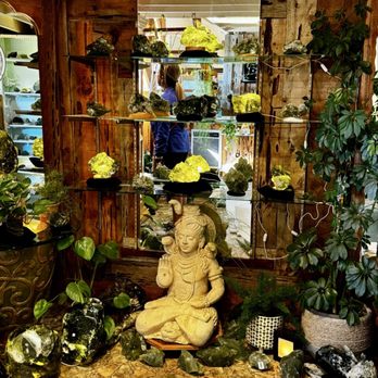 The Crystal Room - The serene singing bow room - Art Galleries Near Me - Mount Shasta, California