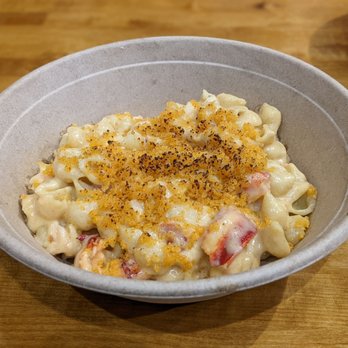 Fishers Test Kitchen - Inspo by Chef Kelsey Murphy - Lobster Mac And Cheese: Gruyere + Smoked Gouda + Cheddar + Panko and Parmesan Crust - Food Court Near Me - Fishers, Indiana