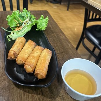 Viet Kitchen Saigon - Spring rolls - Vietnamese Near Me - Thousand Oaks, California Viet Kitchen Saigon - Spring rolls - Vietnamese Near Me - Thousand Oaks, California