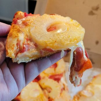 Chi Chi's Pizza - Crust is WAY too thin - Pizza Near Me - Northridge, California Chi Chi's Pizza - Crust is WAY too thin - Pizza Near Me - Northridge, California