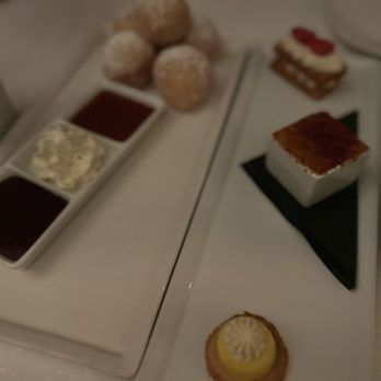 Le Petit Paris - desserts - French Near Me - Los Angeles, California