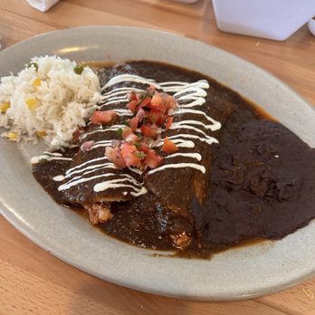 El Alma South - Chicken enchiladas with chipotle sauce - Mexican Near Me - Austin, Texas