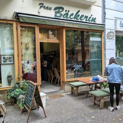 Frau Bäckerin - @endoedibles on Instagram 07/10/22