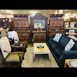 Vintage Flip Consign - Comfort! We welcome you with open arms and comfy places to relax!