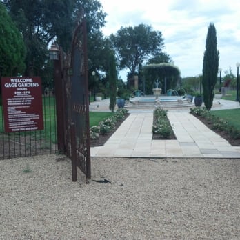 Gage Gardens - Entrance to the garden. - Parks Near Me - Marathon, Texas
