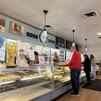 Wyoming Pastry Shop - Bakeries Near Me - Cincinnati, Ohio Wyoming Pastry Shop - Bakeries Near Me - Cincinnati, Ohio